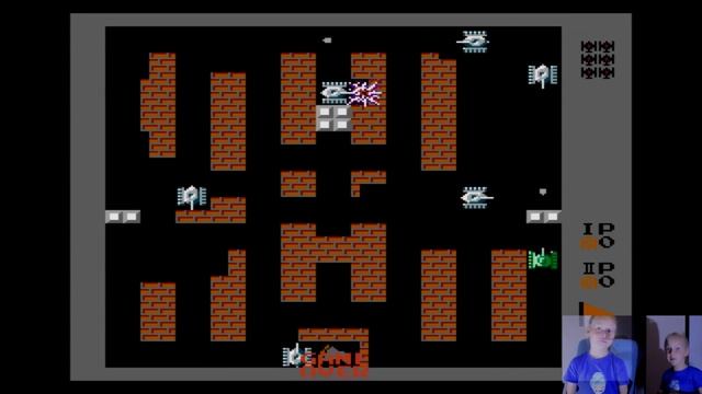 Играем в ПАПИНЫ игры. ТАНЧИКИ (Battle City) и СУПЕР ТАКТИКА смотреть онлайн