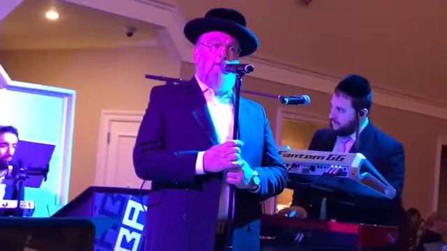 Michoel schnitzler with the great sababa band! смотреть онлайн