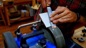 Заточка токарных резцов по дереву.