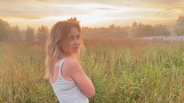 Сергей Есенин - Заметался пожар голубой ( вокал KristySocol, музыка автор неизвестен ✨) смотреть онлайн