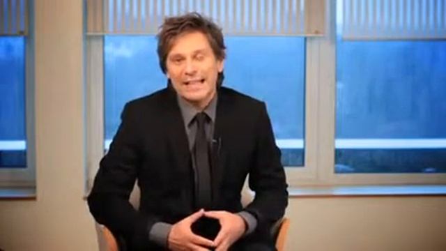 Holiday Greeting from Roger Taylor смотреть онлайн