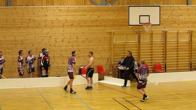 Angry floorball ref gets undressed смотреть онлайн
