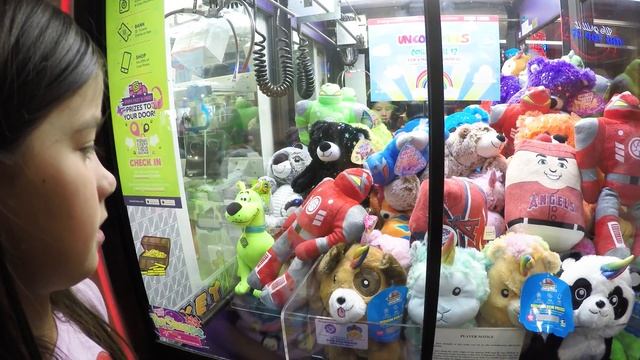 Claw Machine Power Ranger Toy Prize Wins Playing Skill Crane Game: Doc, E.L., Rocky, Piper, M&M смотреть онлайн