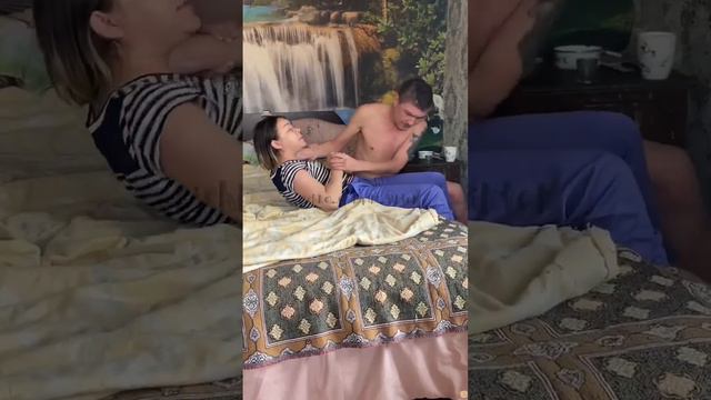 драка безумный паша против иришки чики пики поднимайся !!!!! смотреть онлайн