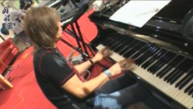 UFO  [ TRY ME ] LIVE IN STUDIO