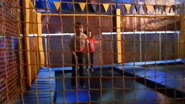 Батут Пластилин. (замедленная съемка) смотреть онлайн