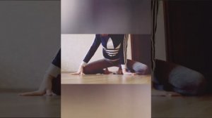 3 полоски - адидас кроссовки!!