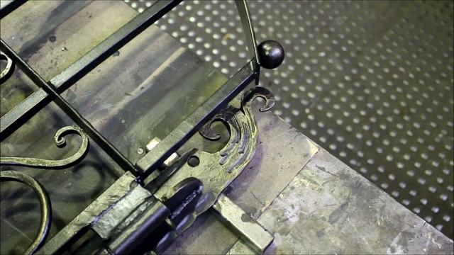 Blacksmithing projects. Кованая дверь. Художественная ковка. Будни в кузнице 4 ч смотреть онлайн