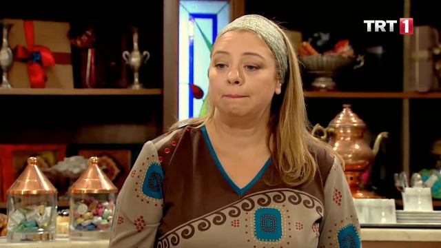 Fato Ana pastanede rahat vermiyor - Seksenler 53.Bölüm смотреть онлайн