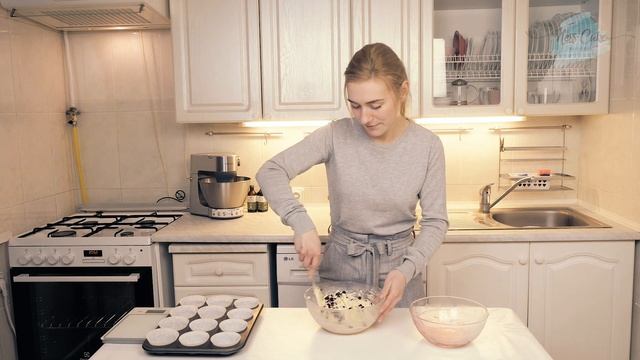 Рецепт, капкейки с начинкой и кремом! Готовим в домашних условиях. смотреть онлайн