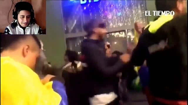 HINCHAS COLOMBIANOS EN EL MUNDIAL RUSIA 2018 / REACCIONANDO A HINCHADAS смотреть онлайн