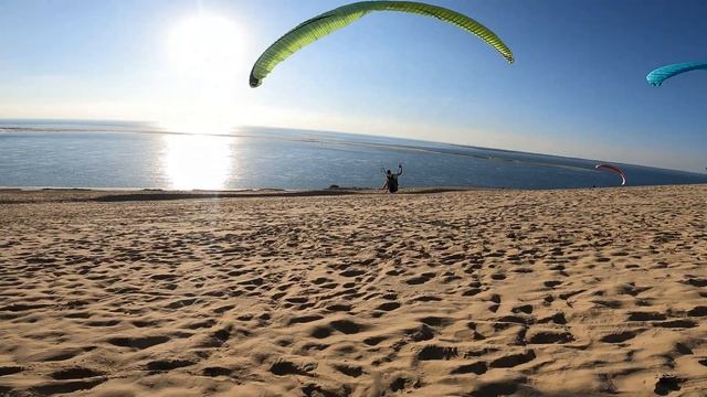 Paragliding | Dune du Pilat | 4K смотреть онлайн