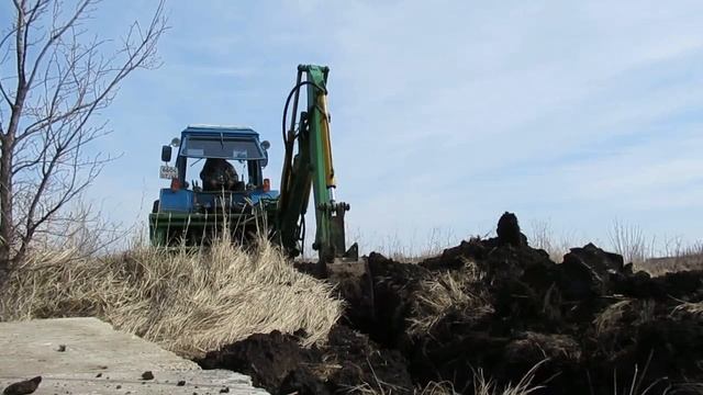 Обкапываю дачный массив. смотреть онлайн