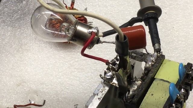 сравниваем синхронный выпрямитель на полевых транзисторах с диодным смотреть онлайн