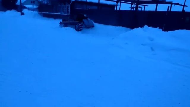 Самодельный вездеход на гусеницах | Пробный выезд на управляемость смотреть онлайн