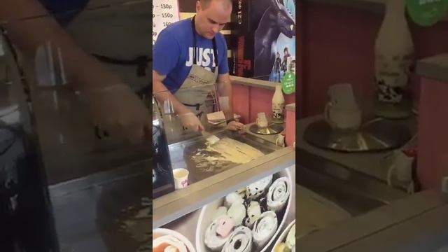 Ролл (Тайское) мороженое из нашей смеси. смотреть онлайн