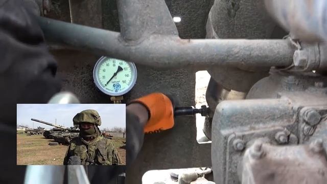 Ремонт подбитой техники в полевых условиях. Российские военные устроили базу на Украине. смотреть онлайн