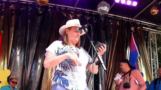 Grand Marshall Sara Phillips keeping it real at Dublin Pride. смотреть онлайн