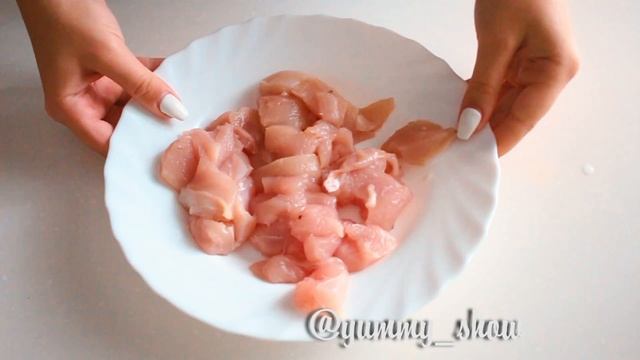 Овощи с мясом в горшочках // YUMMY_SHOW смотреть онлайн