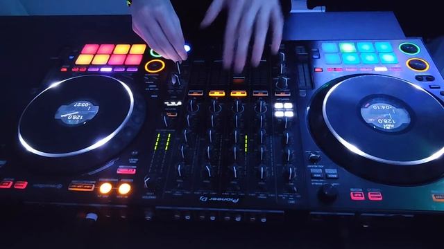HOUSE MIX | Groovy house with high danceable properties смотреть онлайн