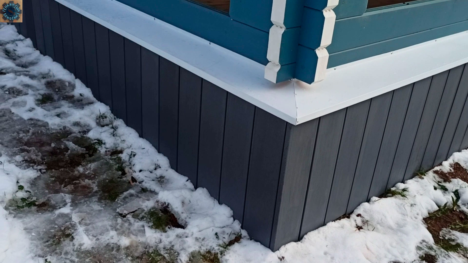 Цоколь из террасной доски дпк.