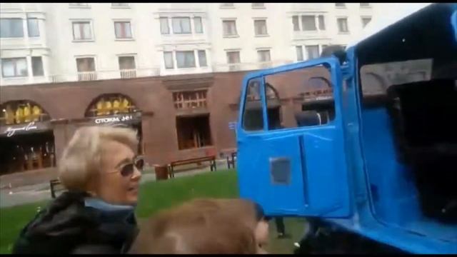 Вылазка по Москве/ выставка Porsche/ автосалон Bentley смотреть онлайн