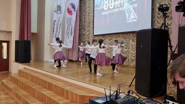 И выстоял бессмертный Сталинград! смотреть онлайн