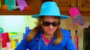 Горячая VS Холодная Русалка | Хорошая VS Плохая Русалочка || Вечеринка у Бассейна