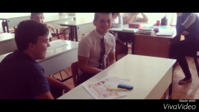 Игра в молчанку на уроке смотреть онлайн