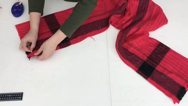 Переделка старых вещей. Как сшить тёплый и удобный капор из палантина. Вторая жизнь вещей. DIY смотреть онлайн