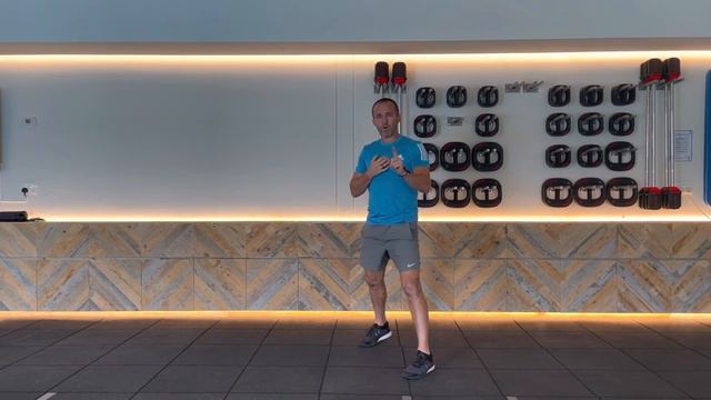 Boxing stance & intro to basic movement pattern #jlifefit #boxing смотреть онлайн