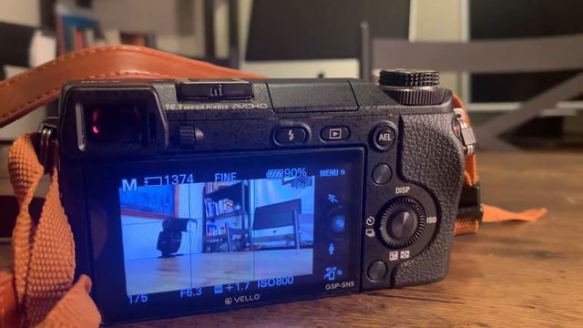 Sony Alpha NEX 6 with 16-50 lens смотреть онлайн