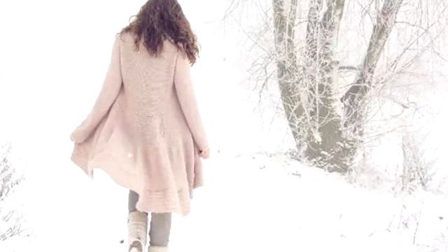 Богатый парень предложил почистить его ботинок, но когда понял кто перед ним… смотреть онлайн