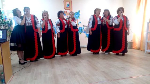 "Гей, наливайте повнії чари" Мирнодолинский ансамбль "Калинонька" смотреть онлайн