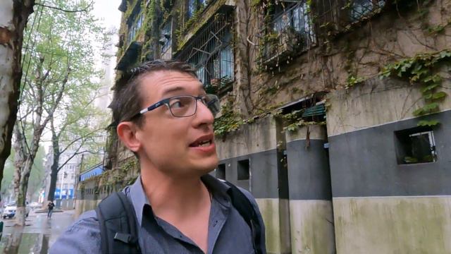 Rainy Day Setbacks: Exploring Flooded Streets in China смотреть онлайн