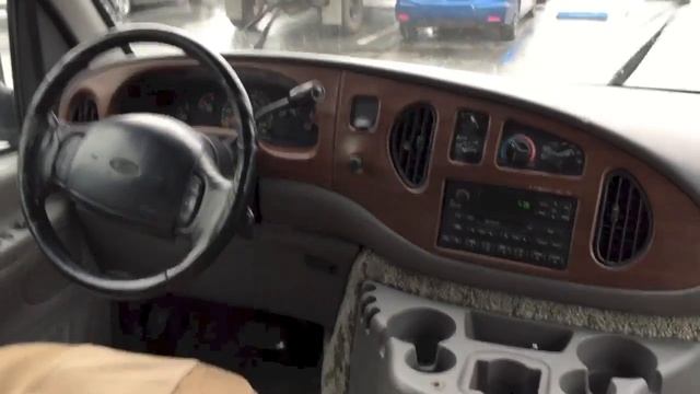 Camper Van - Inside of 2000 Ford E150 Econoline смотреть онлайн