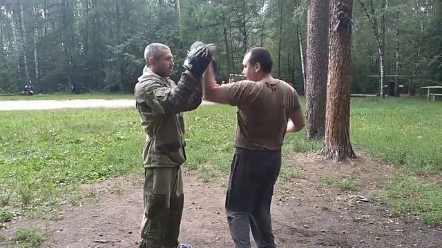 "Радабор" Связка не стандартных ударов. Оттачиваем на лапах. смотреть онлайн