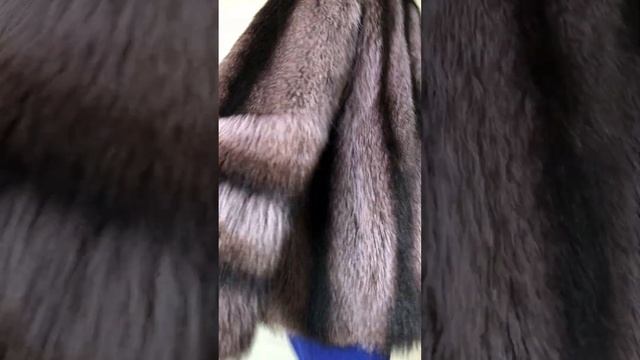 Шуба Енот BIBIKAS FURS (Греция) капюшон, как новая р.48-50 купить за 15500 ₽ на furprice.ru /11721/ смотреть онлайн