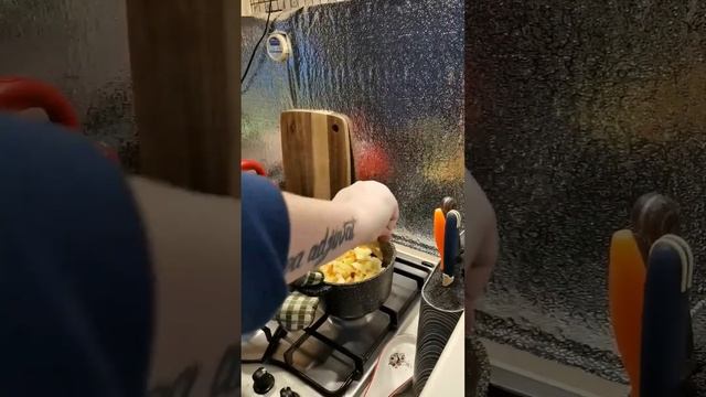 Фантастическое блюдо сырный суп с копчёной шейкой от Евгения Сергеевича) смотреть онлайн