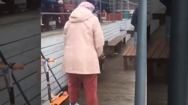 Танцующий бабушка смотреть онлайн
