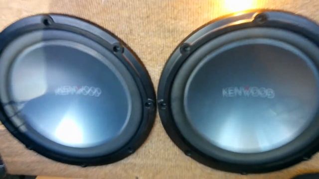 2 12" kenwood Subs on a Hifonics Brutus 1200 смотреть онлайн
