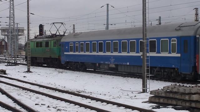 Train D 405 "Vltava" Prague - Moscow at Warszawa Wschodnia смотреть онлайн