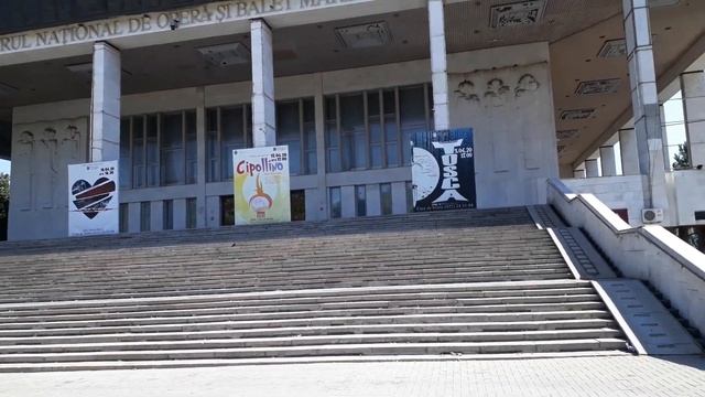 Театр оперы и балета. Кишинёв. 20200811_103904 смотреть онлайн