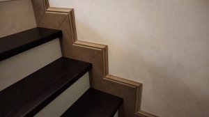 плинтус для лестницы.
