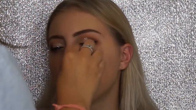 Glitter Smokey Eye & Nude Lip | Beauty with Melissa смотреть онлайн