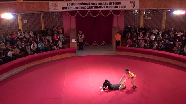 Акробатическая пара - Дед и внучка. Фестиваль детских цирковых самодеятельных коллективов в ГУЦЭИ смотреть онлайн