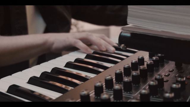 MITA (live) using Morphagene and Prophet REV2 // Henning Neidhardt смотреть онлайн