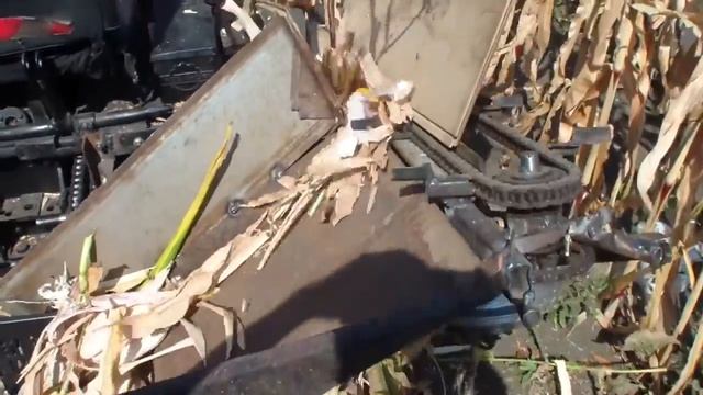 Самодельный комбайн для уборки кукурузы для минитрактора из мотоблока смотреть онлайн