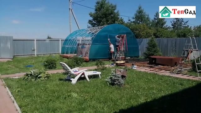 Сборка арочного павильона для бассейна с цветным поликарбонатом. Обзор павильона 6 на 6 метров. смотреть онлайн