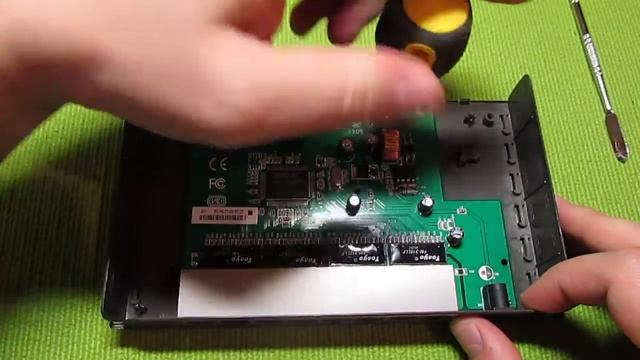 СВИЧ D-LINK DES-1008D РАЗБИРАЕМ СВИЧ. 10/100 FAST ETHERNET SWITCH смотреть онлайн